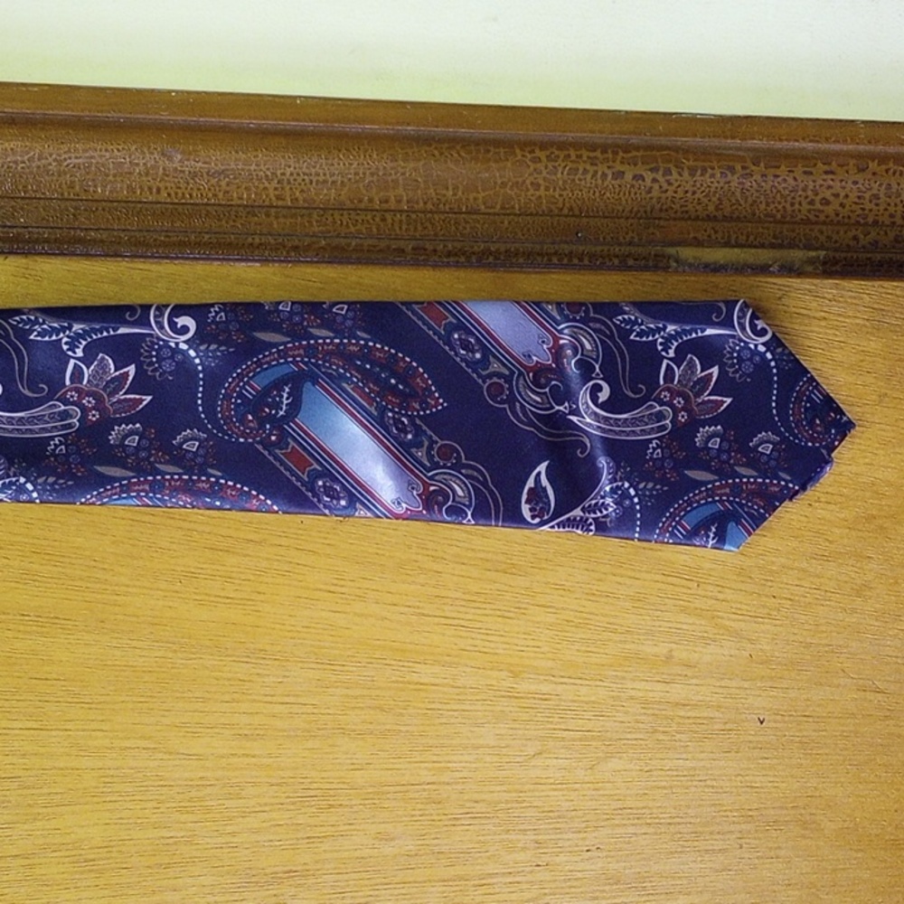 Westchester Classics Tie.  Black Gray Green Red Pattern